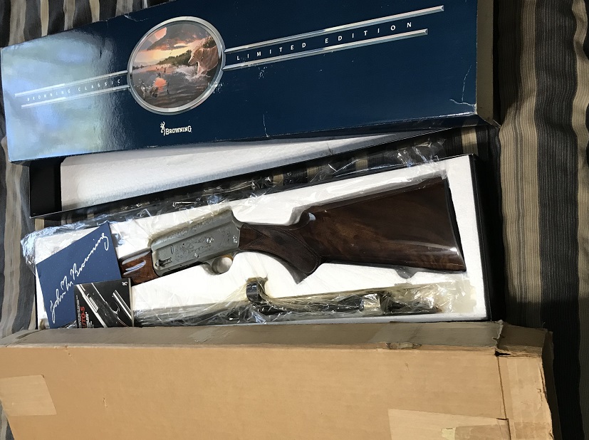 ORIGINAL 
UNTOUCHED – UNFIRED 
Browning Classic Auto 5 Shotgun (12 Gauge)